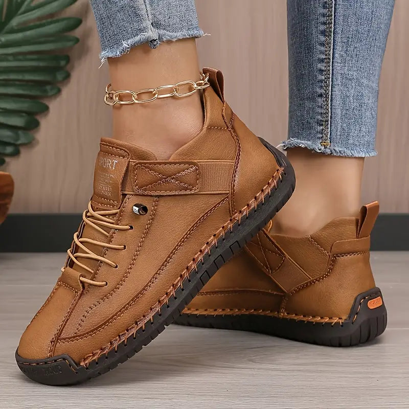 Chloe Ottawa | Comfortable Orthopedic Sneakers